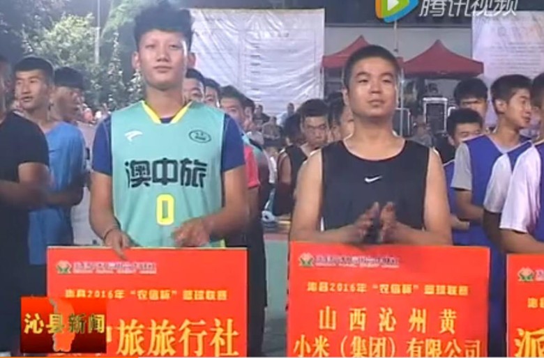 籃球場(chǎng)上龍虎斗  團(tuán)結(jié)協(xié)作展雄風(fēng)